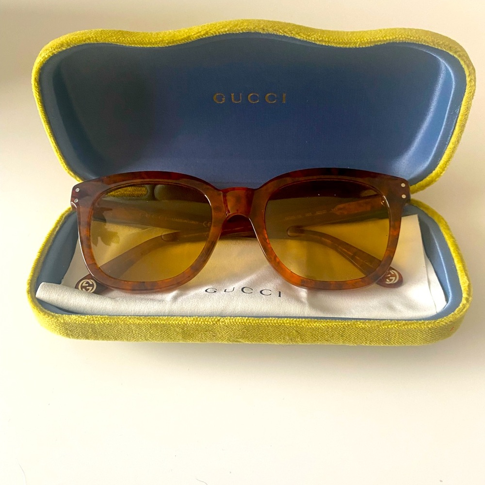 Gucci GG0571S 005 sunglasses